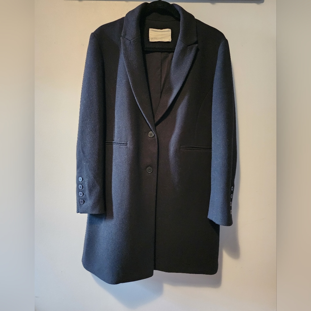 Oak + Fort black coat for fall/spring.